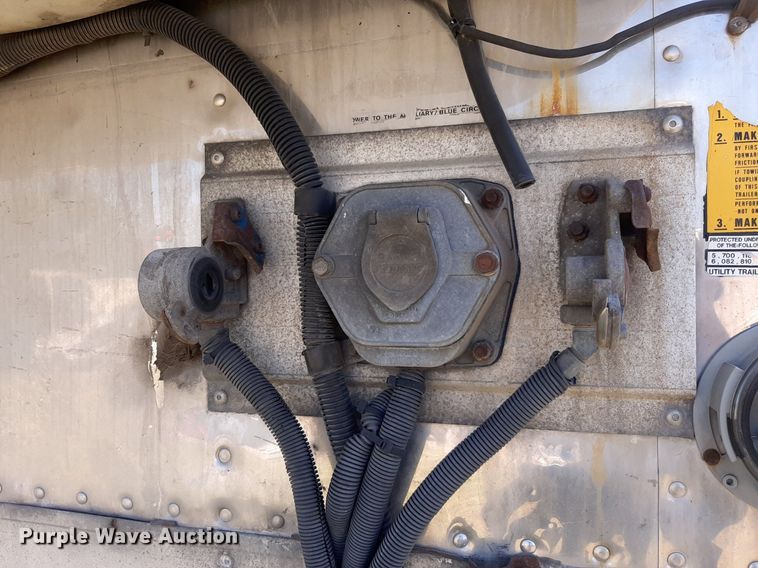 image for item DO3125 2005 Utility 3000R  refrigerated van trailer