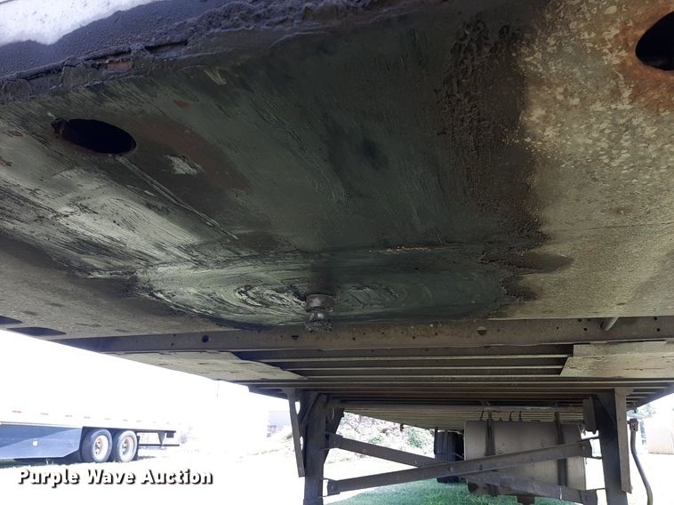 image for item DO3125 2005 Utility 3000R  refrigerated van trailer