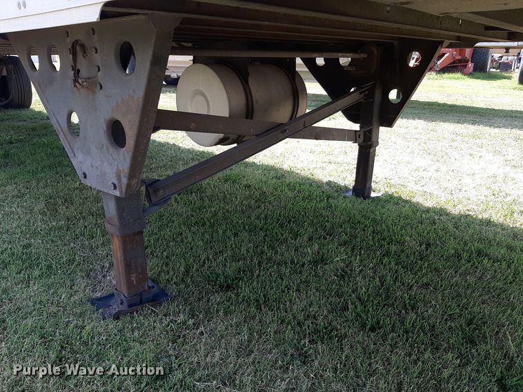 image for item DO3125 2005 Utility 3000R  refrigerated van trailer