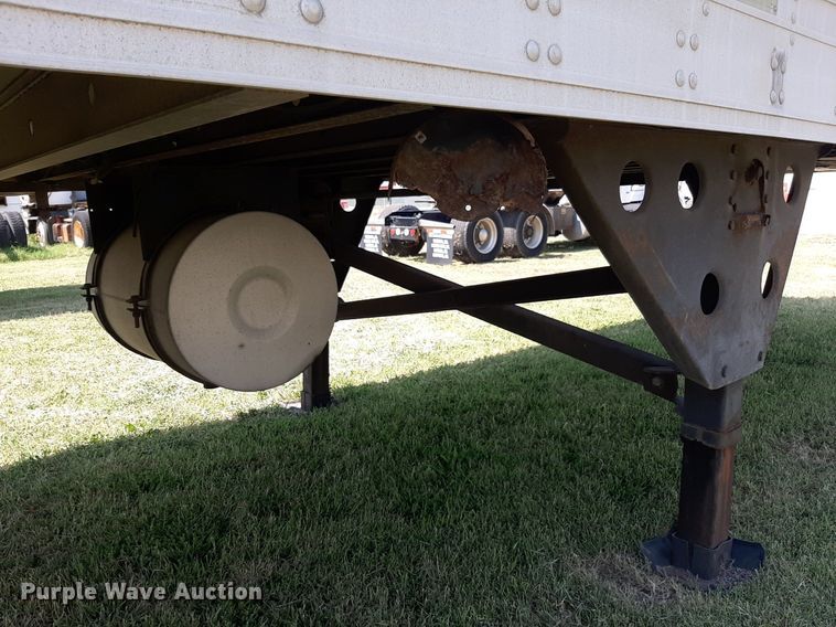 image for item DO3125 2005 Utility 3000R  refrigerated van trailer