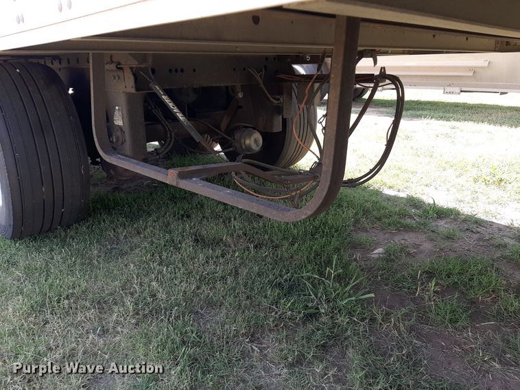 image for item DO3125 2005 Utility 3000R  refrigerated van trailer