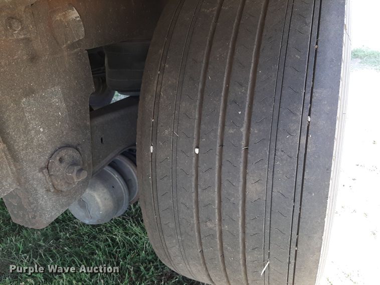 image for item DO3125 2005 Utility 3000R  refrigerated van trailer