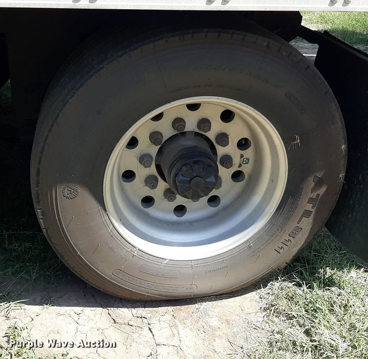 image for item DO3125 2005 Utility 3000R  refrigerated van trailer