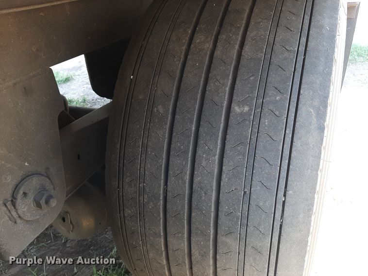 image for item DO3125 2005 Utility 3000R  refrigerated van trailer