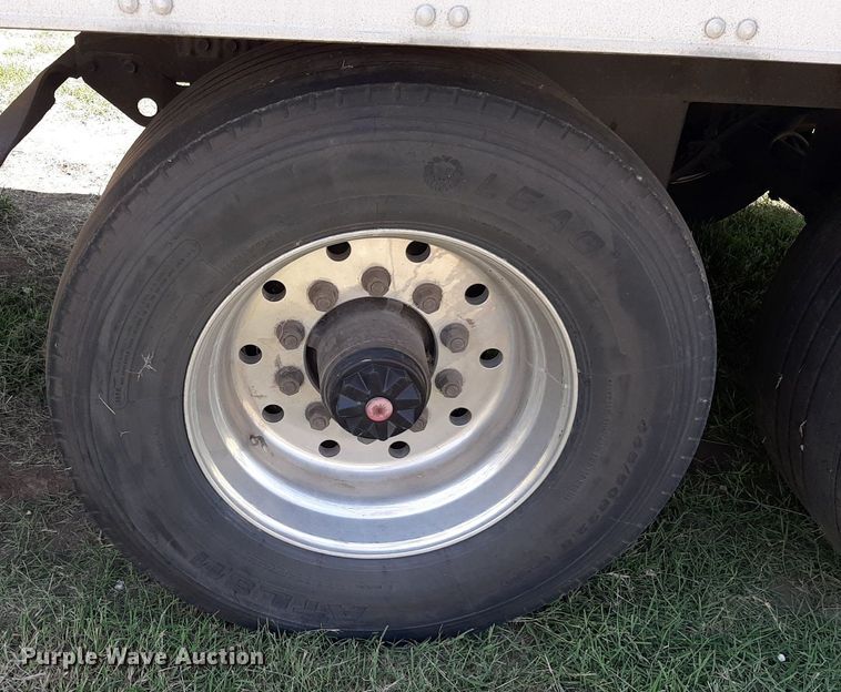 image for item DO3125 2005 Utility 3000R  refrigerated van trailer