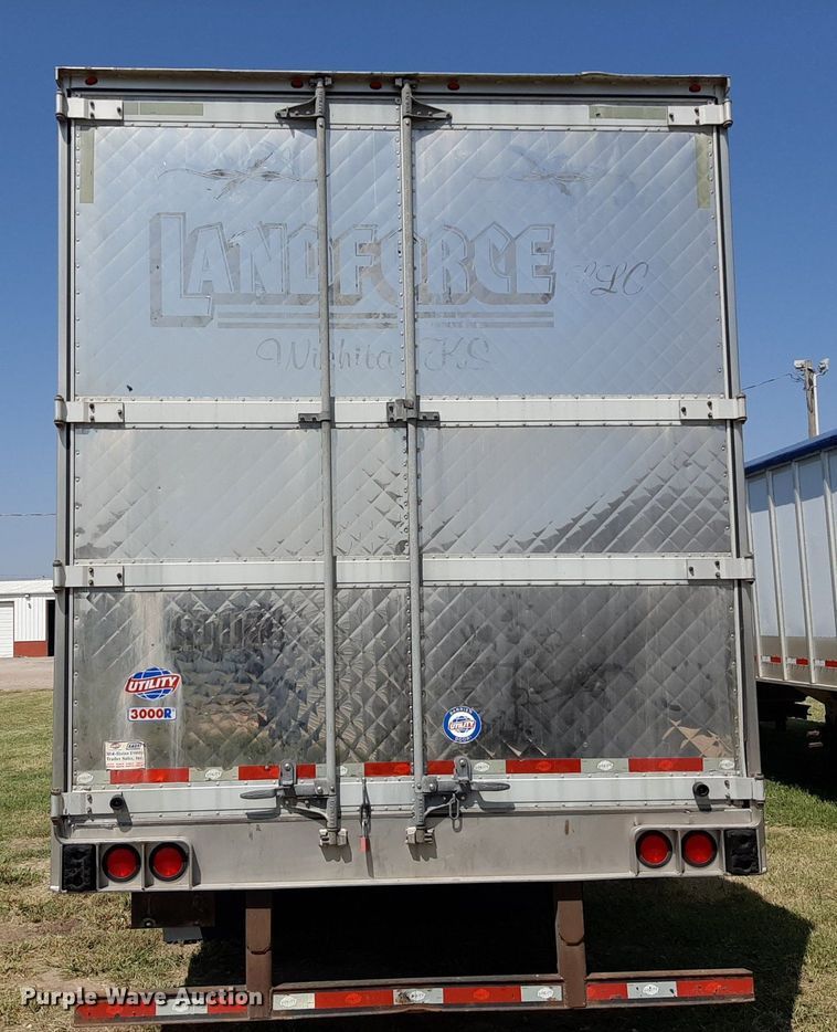 image for item DO3127 2014 Utility 3000R  refrigerated van trailer