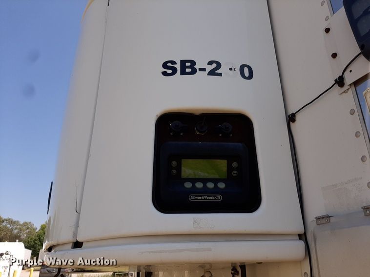 image for item DO3127 2014 Utility 3000R  refrigerated van trailer