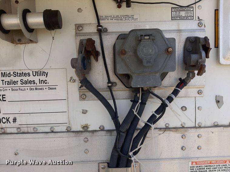 image for item DO3127 2014 Utility 3000R  refrigerated van trailer