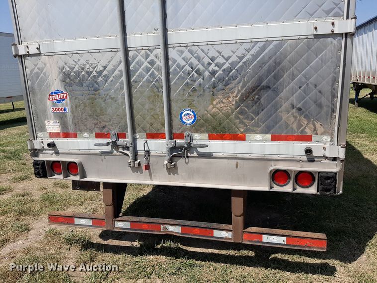 image for item DO3127 2014 Utility 3000R  refrigerated van trailer