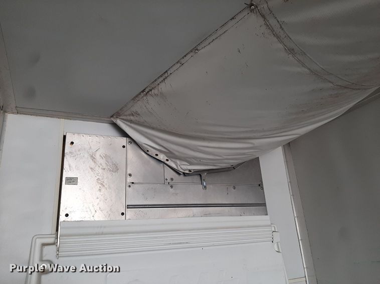 image for item DO3127 2014 Utility 3000R  refrigerated van trailer