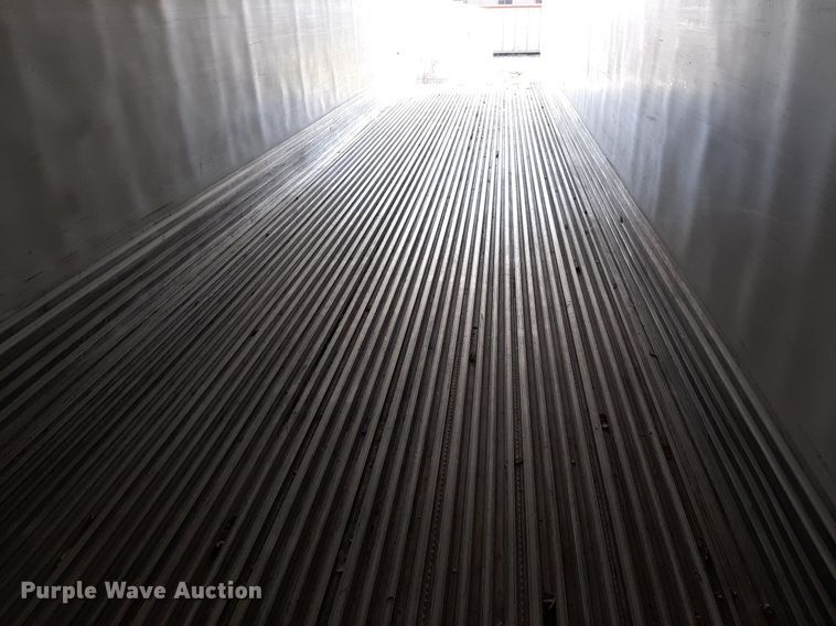 image for item DO3127 2014 Utility 3000R  refrigerated van trailer