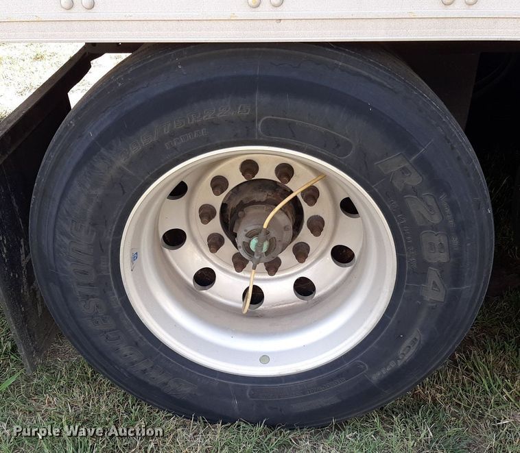 image for item DO3127 2014 Utility 3000R  refrigerated van trailer