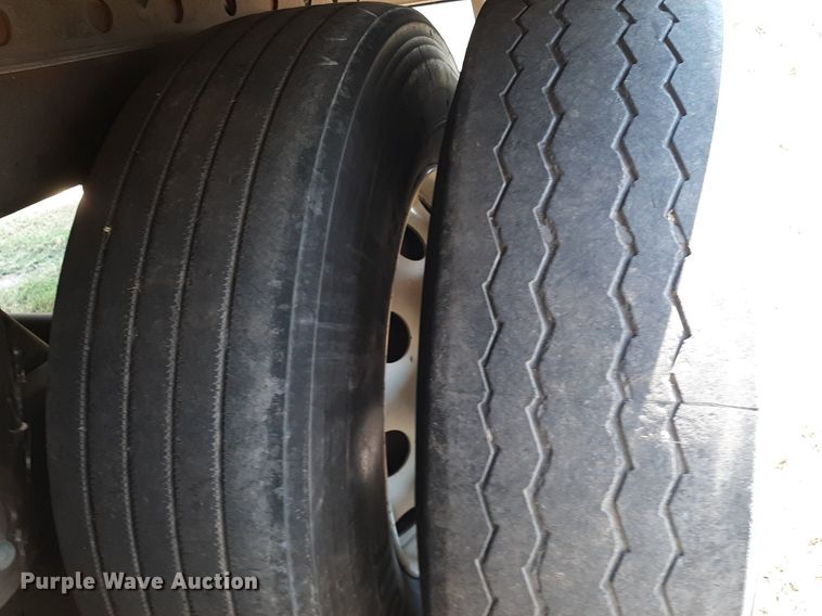 image for item DO3127 2014 Utility 3000R  refrigerated van trailer