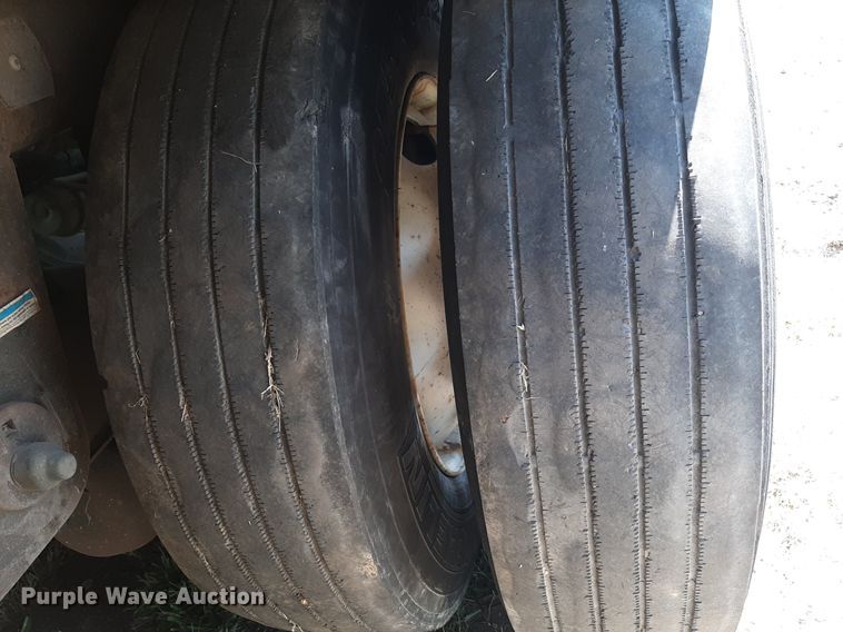 image for item DO3127 2014 Utility 3000R  refrigerated van trailer