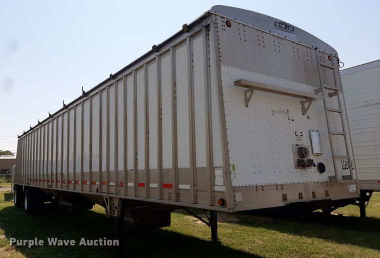 image for item DO3128 2010 Corn Husker grain trailer