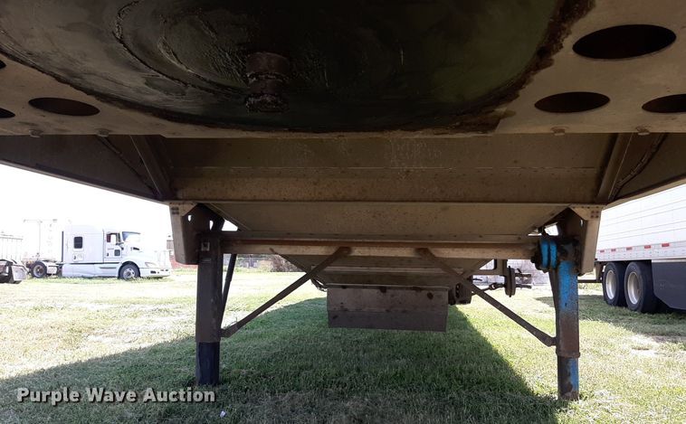 image for item DO3128 2010 Corn Husker grain trailer