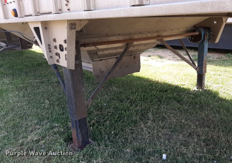 image for item DO3128 2010 Corn Husker grain trailer