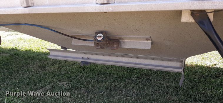 image for item DO3128 2010 Corn Husker grain trailer