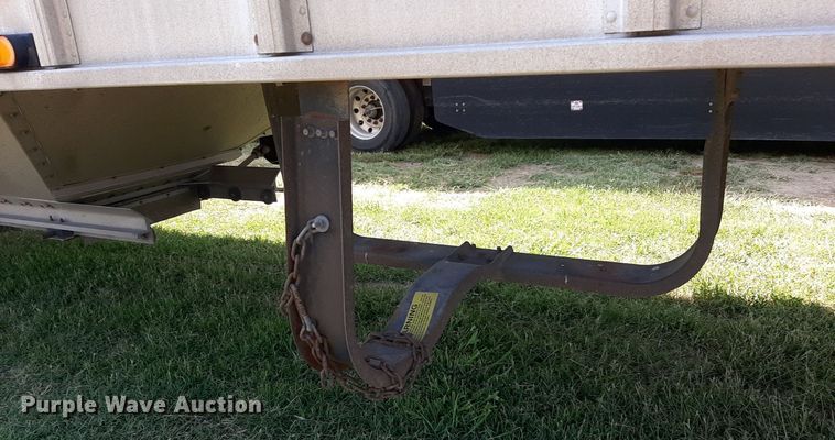 image for item DO3128 2010 Corn Husker grain trailer