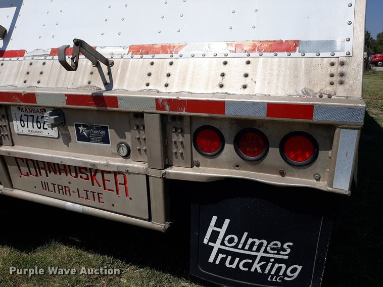image for item DO3128 2010 Corn Husker grain trailer