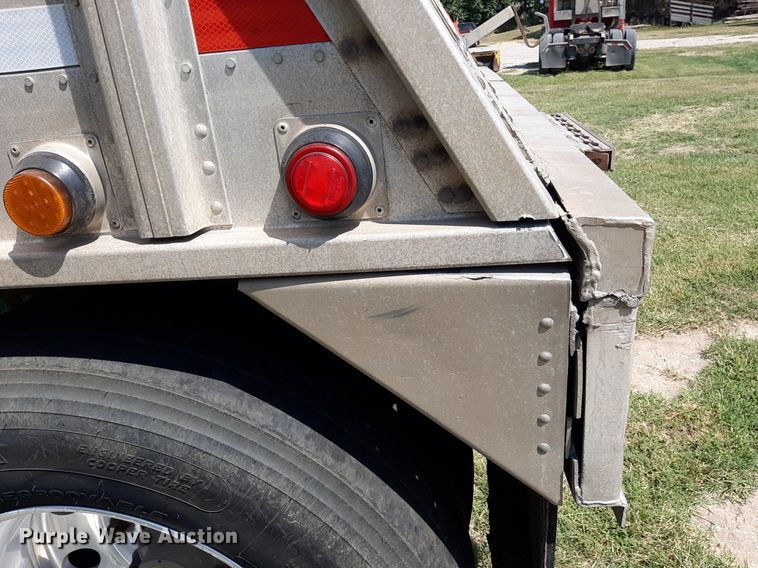 image for item DO3128 2010 Corn Husker grain trailer