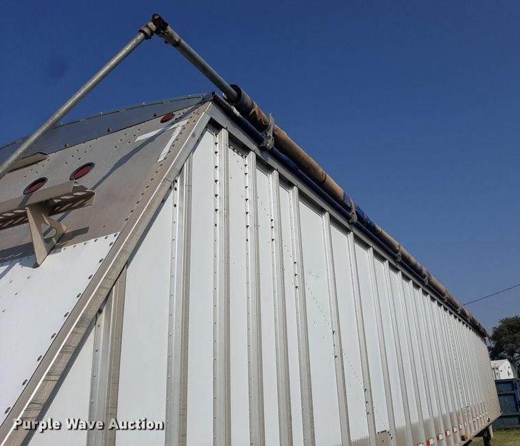 image for item DO3128 2010 Corn Husker grain trailer