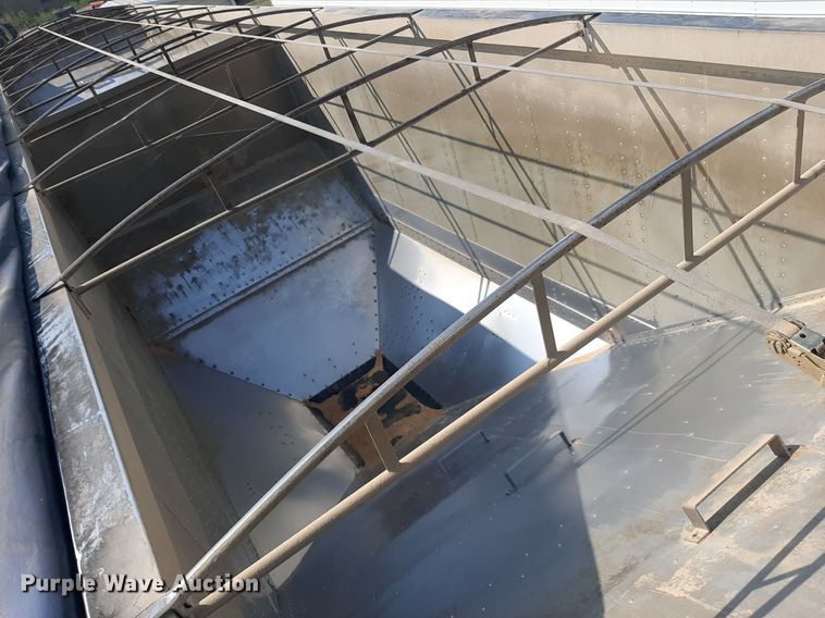 image for item DO3128 2010 Corn Husker grain trailer