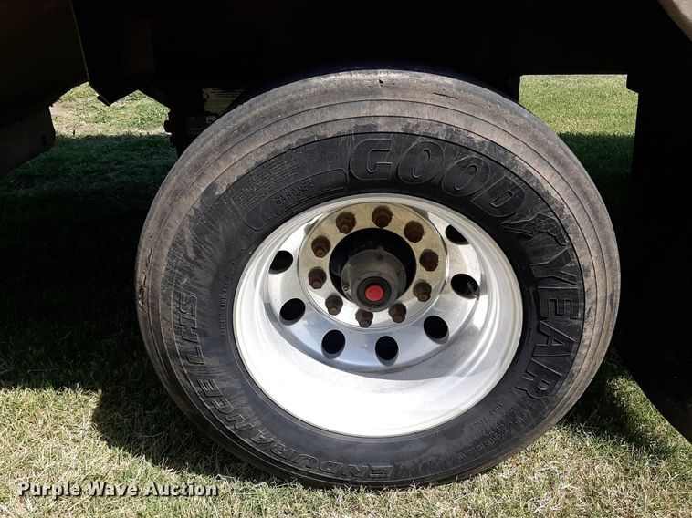 image for item DO3128 2010 Corn Husker grain trailer