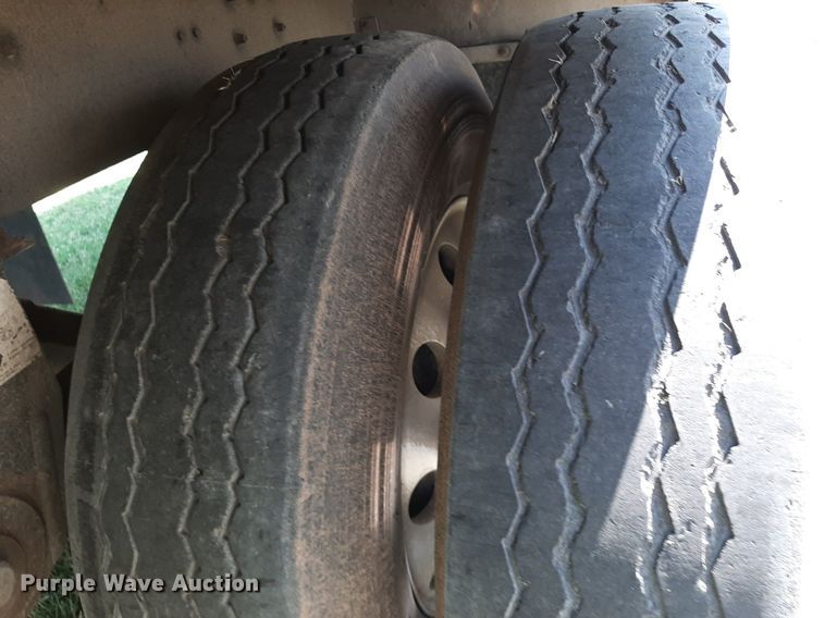 image for item DO3128 2010 Corn Husker grain trailer