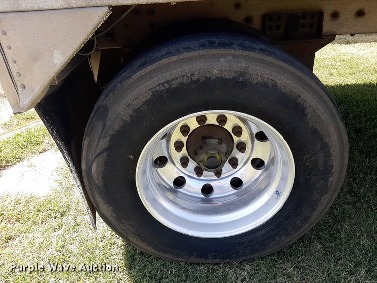 image for item DO3128 2010 Corn Husker grain trailer