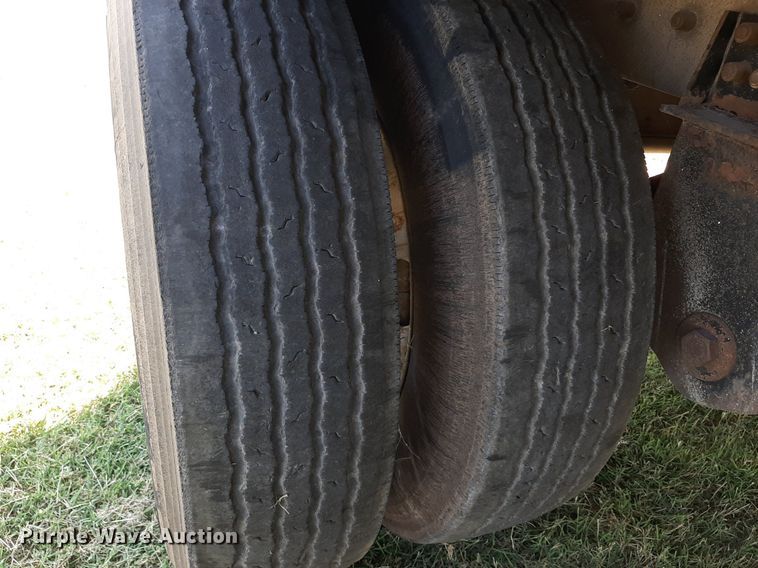 image for item DO3128 2010 Corn Husker grain trailer