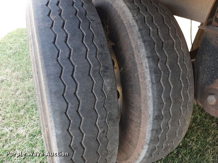 image for item DO3128 2010 Corn Husker grain trailer