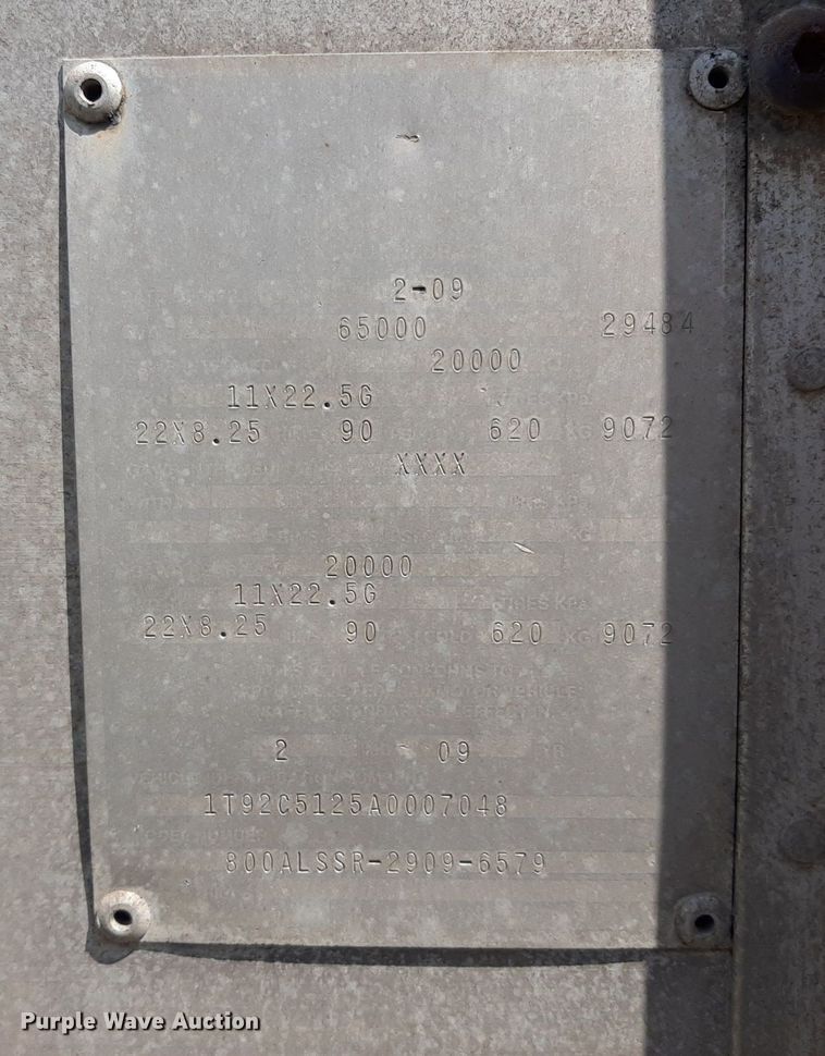 image for item DO3128 2010 Corn Husker grain trailer