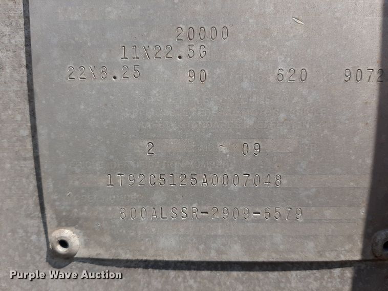 image for item DO3128 2010 Corn Husker grain trailer