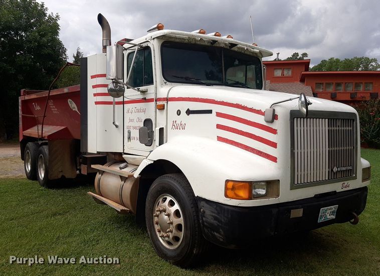 image for item DO3156 1995 International 9200  dump truck