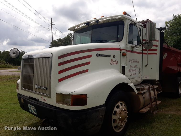 image for item DO3156 1995 International 9200  dump truck