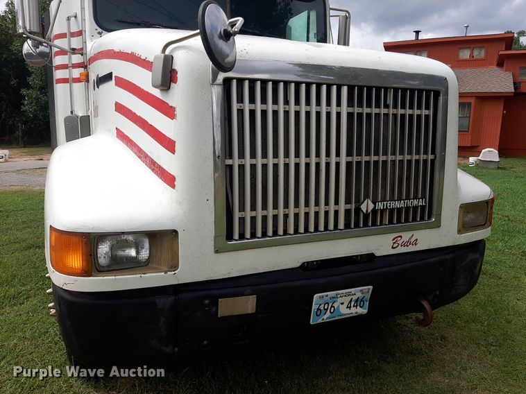 image for item DO3156 1995 International 9200  dump truck