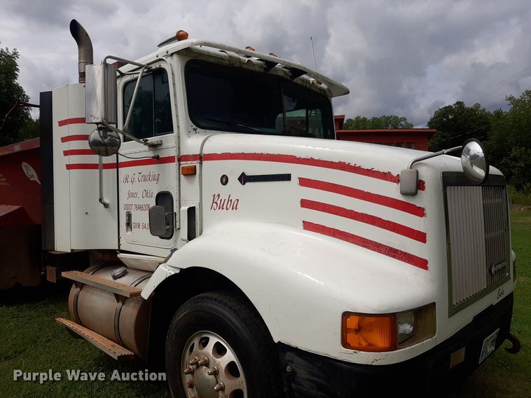 image for item DO3156 1995 International 9200  dump truck