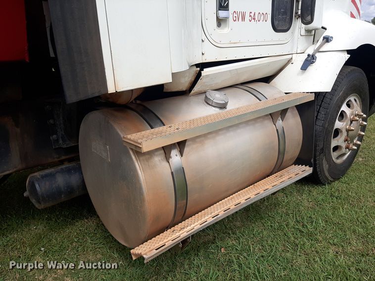 image for item DO3156 1995 International 9200  dump truck