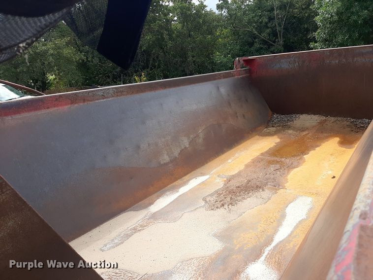 image for item DO3156 1995 International 9200  dump truck