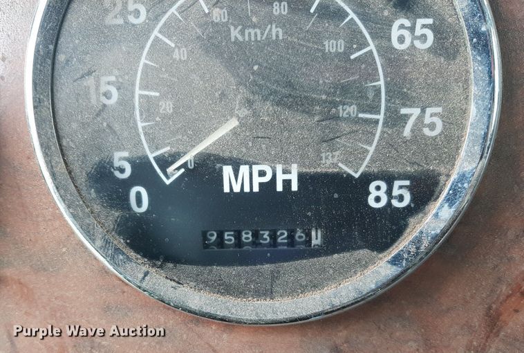 image for item DO3156 1995 International 9200  dump truck