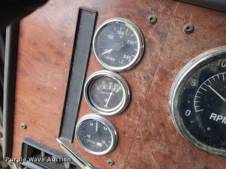 image for item DO3156 1995 International 9200  dump truck