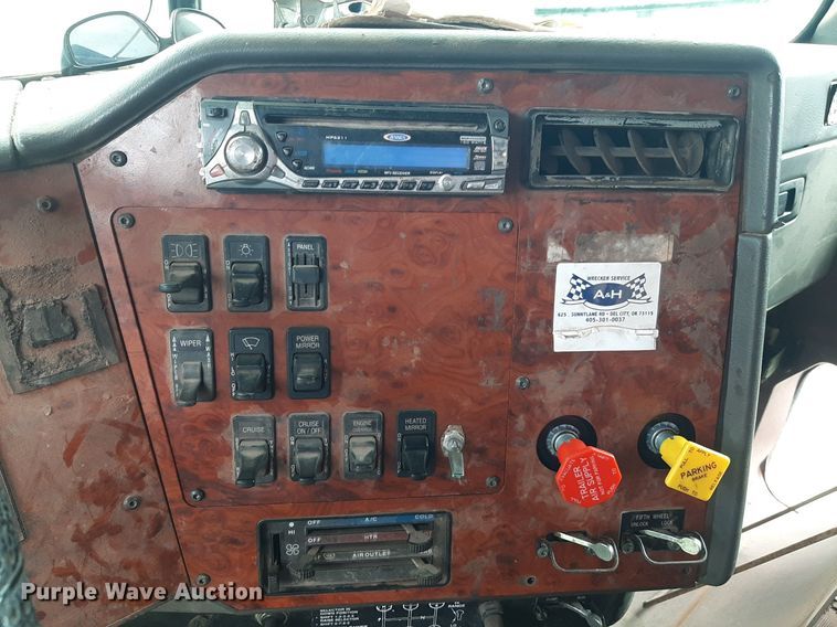 image for item DO3156 1995 International 9200  dump truck