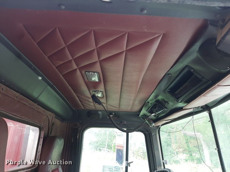 image for item DO3156 1995 International 9200  dump truck