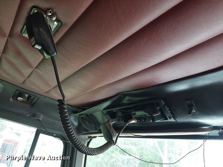 image for item DO3156 1995 International 9200  dump truck