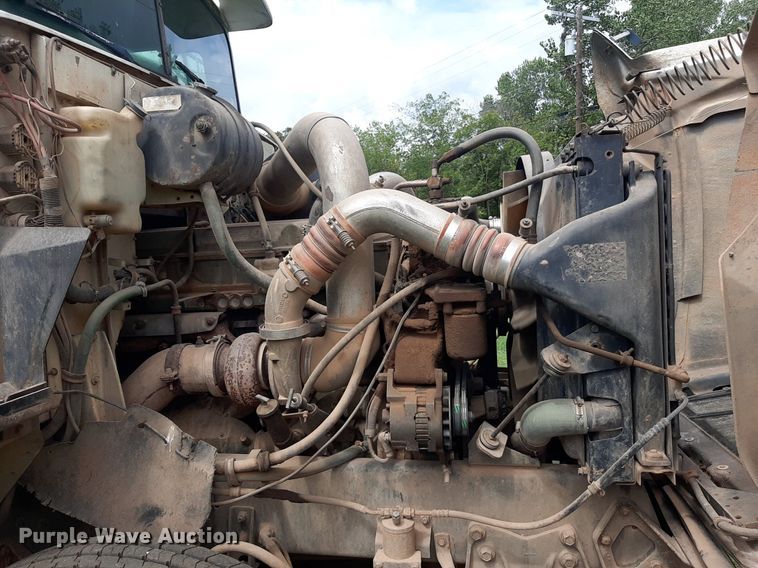 image for item DO3156 1995 International 9200  dump truck