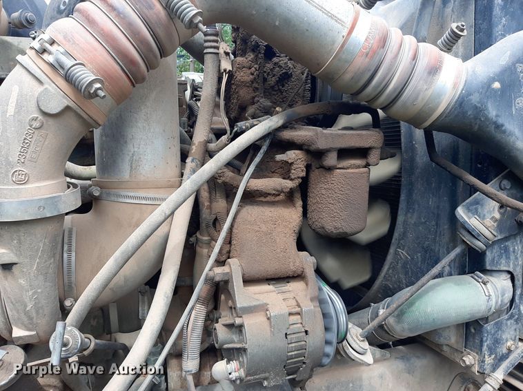 image for item DO3156 1995 International 9200  dump truck