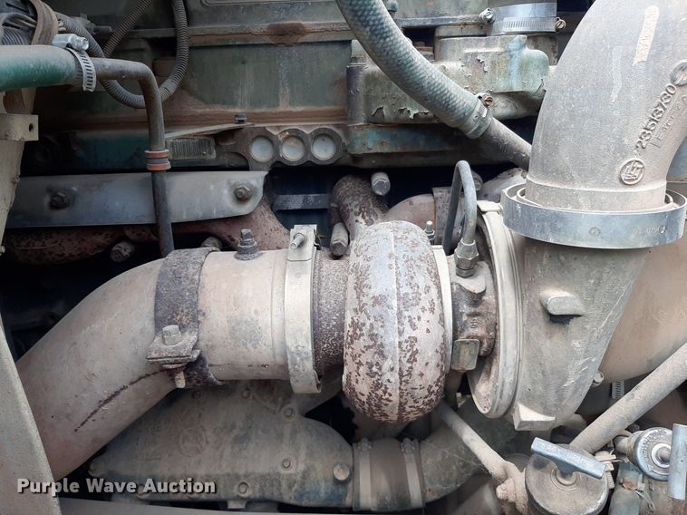 image for item DO3156 1995 International 9200  dump truck