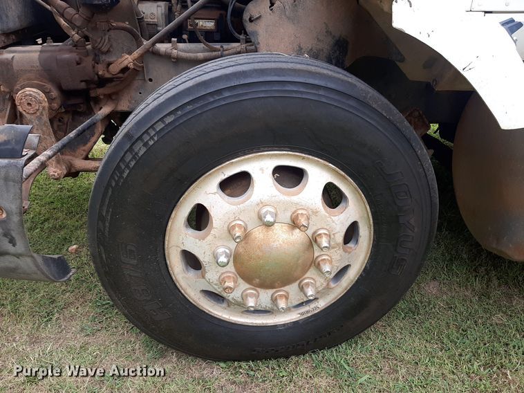 image for item DO3156 1995 International 9200  dump truck