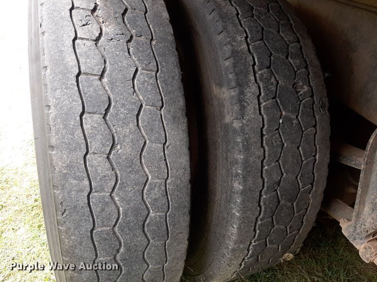 image for item DO3156 1995 International 9200  dump truck